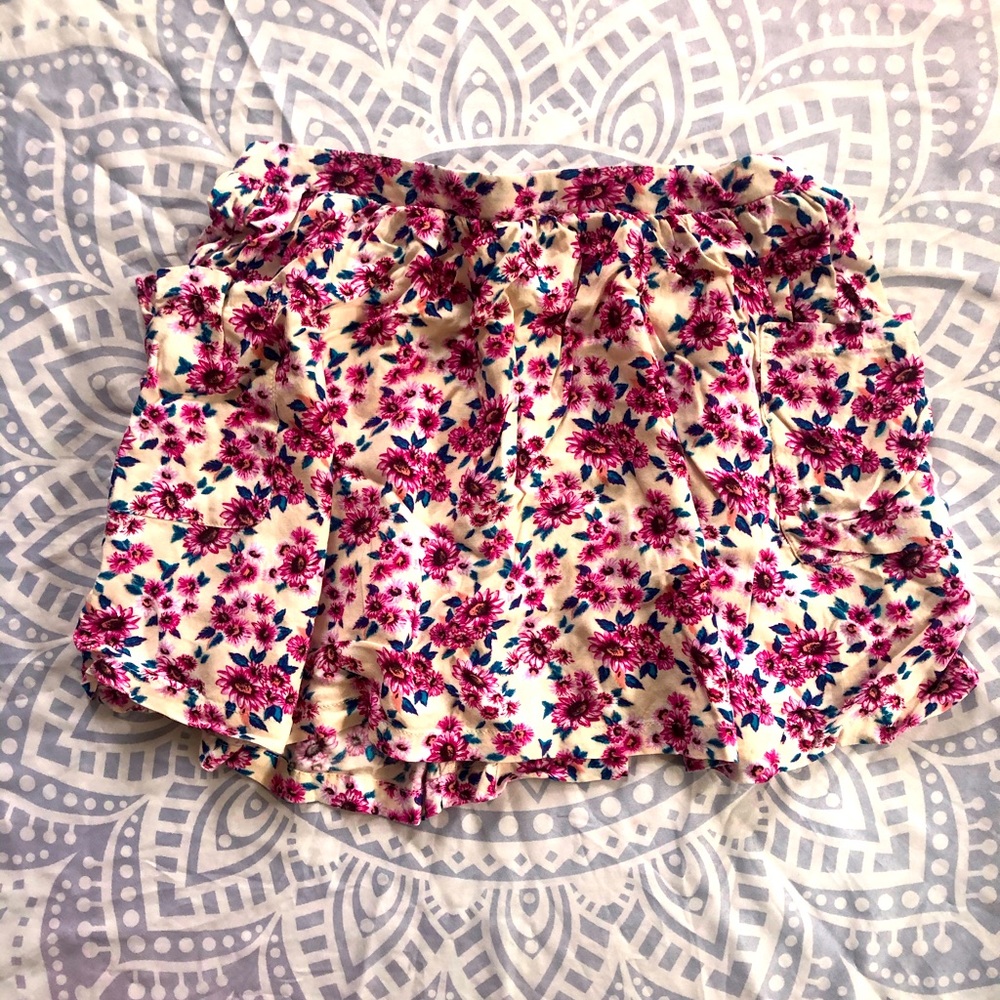 Floral girls skirt⭐️